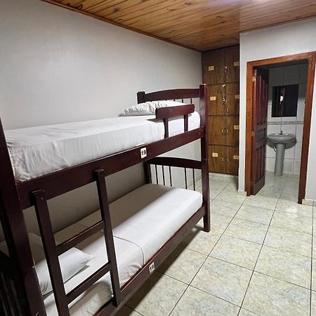 Hostel Peter Pan ปูแอร์โตอีกวาซู ภายนอก รูปภาพ
