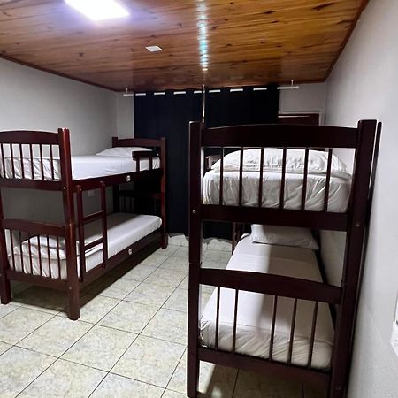 Hostel Peter Pan ปูแอร์โตอีกวาซู ภายนอก รูปภาพ