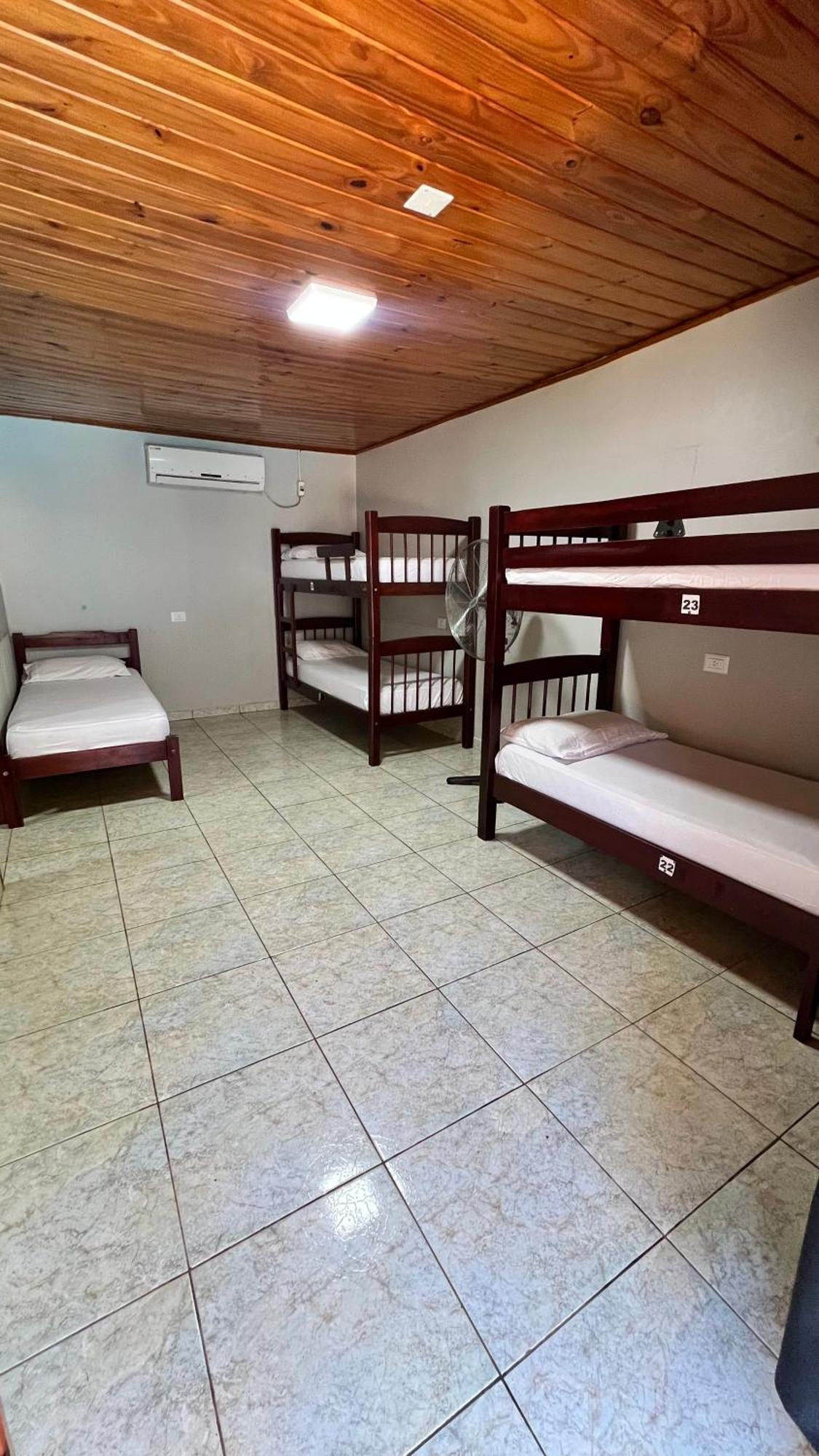 Hostel Peter Pan ปูแอร์โตอีกวาซู ภายนอก รูปภาพ